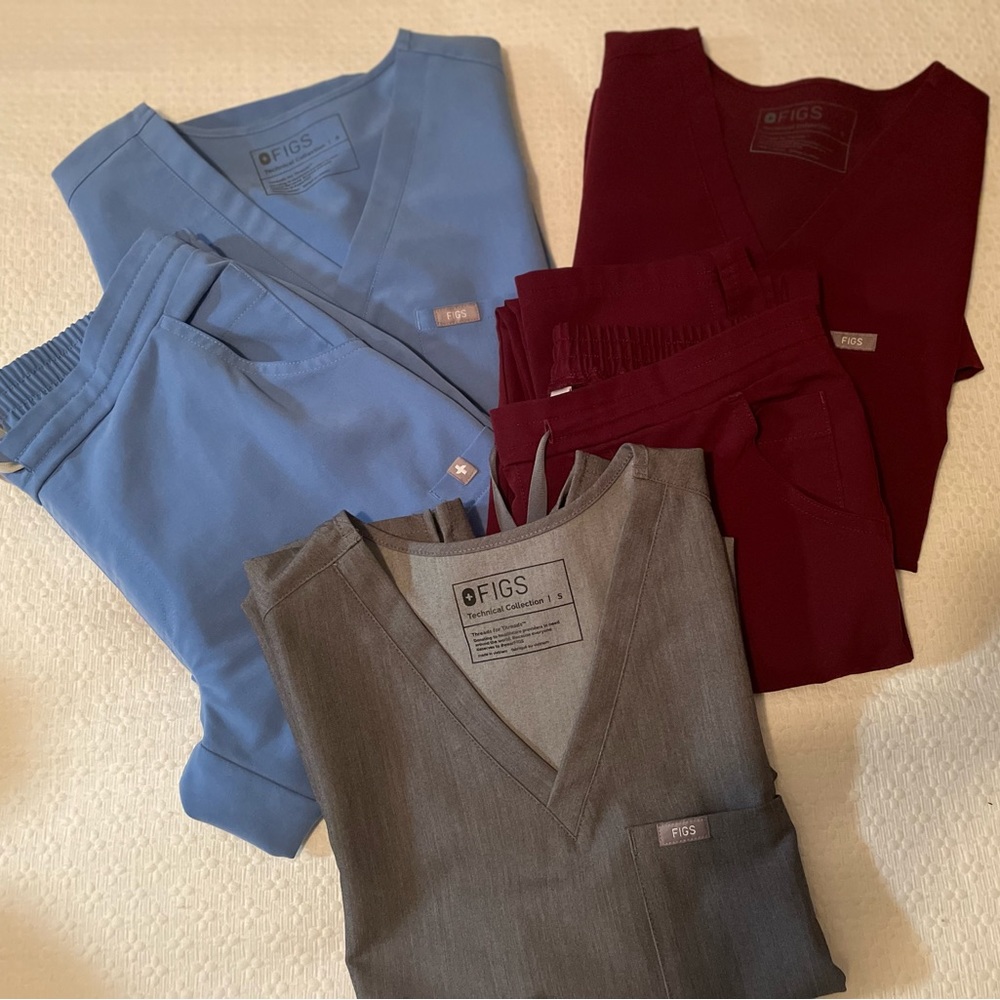 Figs: ceil blue/burgundy Yola skinny pant/Catarina top set/Catarina graphite top